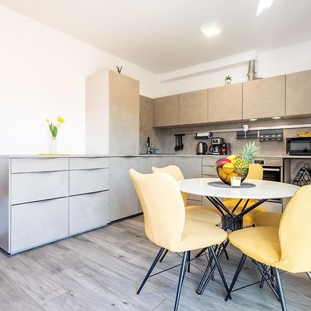 New Luxury 3-Bedroom Penthouse With Huge Terrace Split Zewnętrze zdjęcie