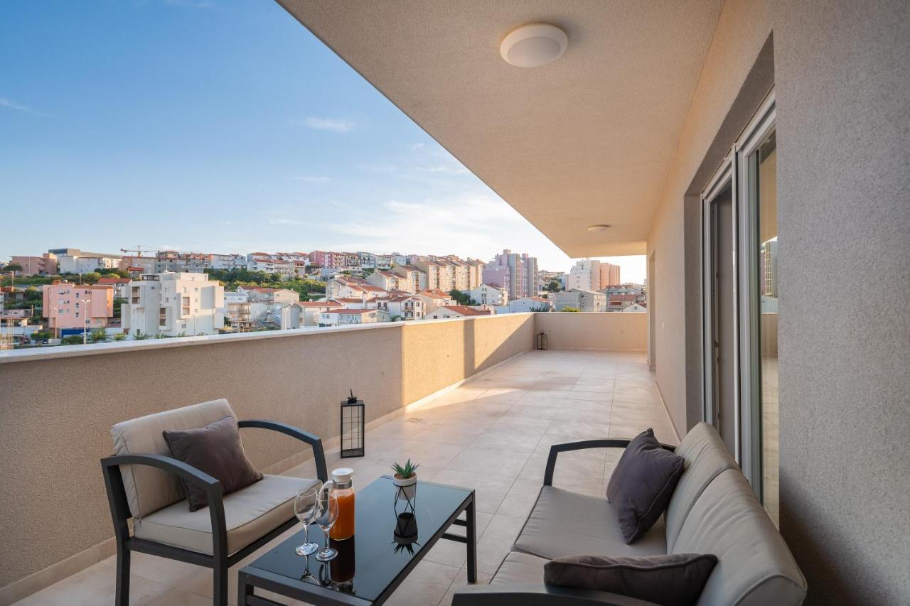 New Luxury 3-Bedroom Penthouse With Huge Terrace Split Zewnętrze zdjęcie