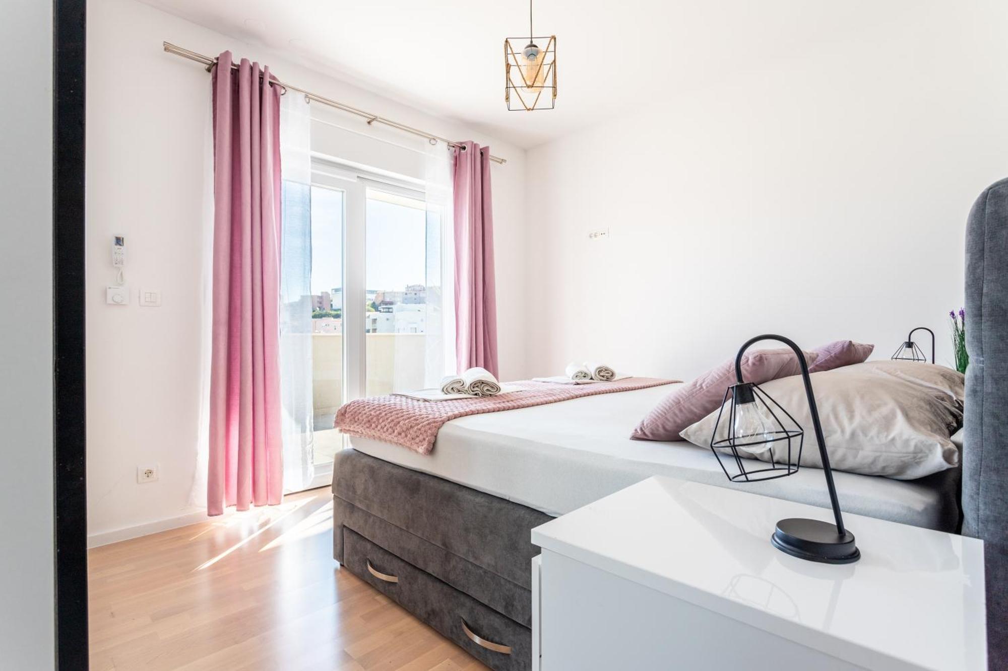 New Luxury 3-Bedroom Penthouse With Huge Terrace Split Zewnętrze zdjęcie