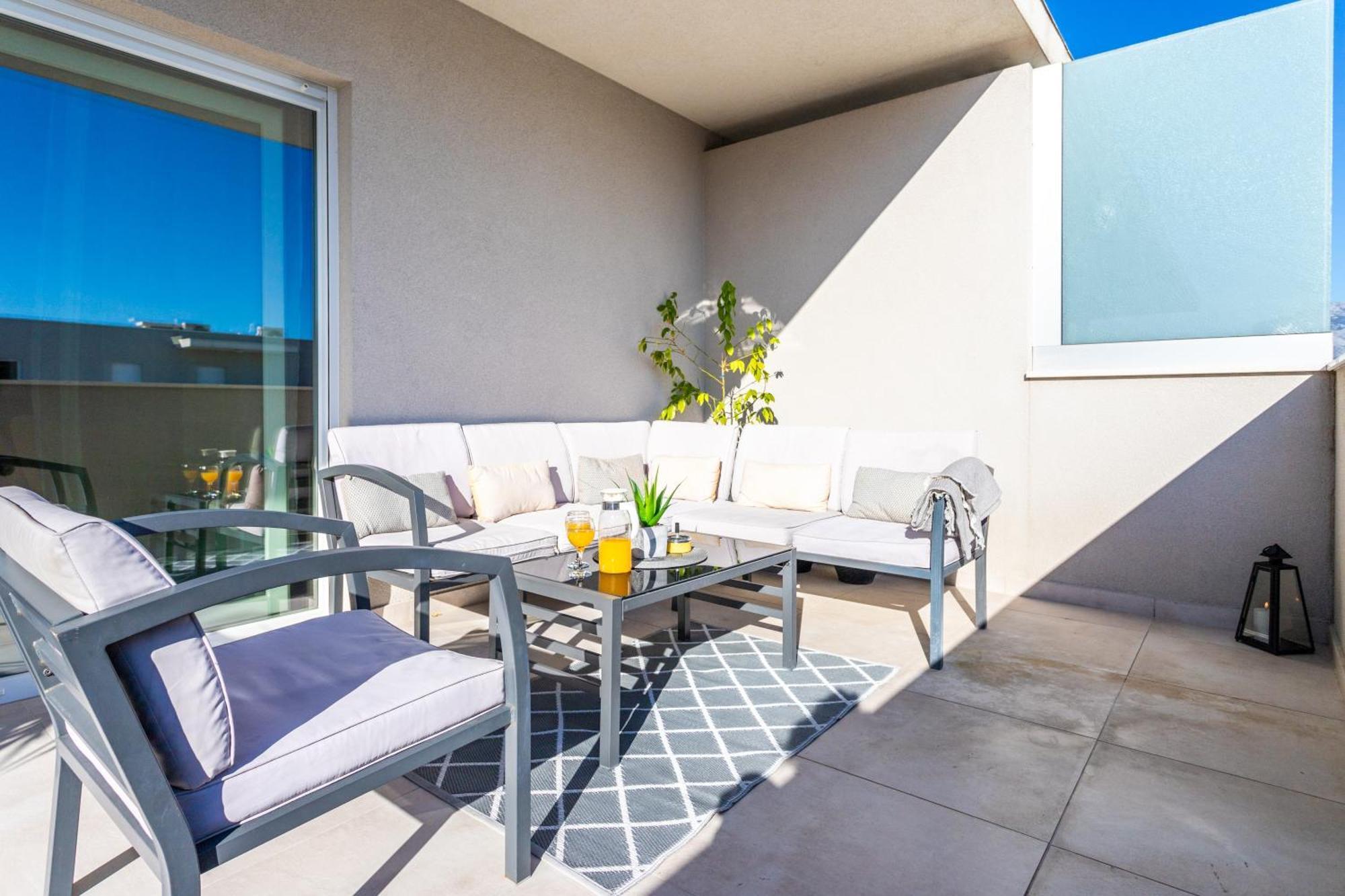 New Luxury 3-Bedroom Penthouse With Huge Terrace Split Zewnętrze zdjęcie