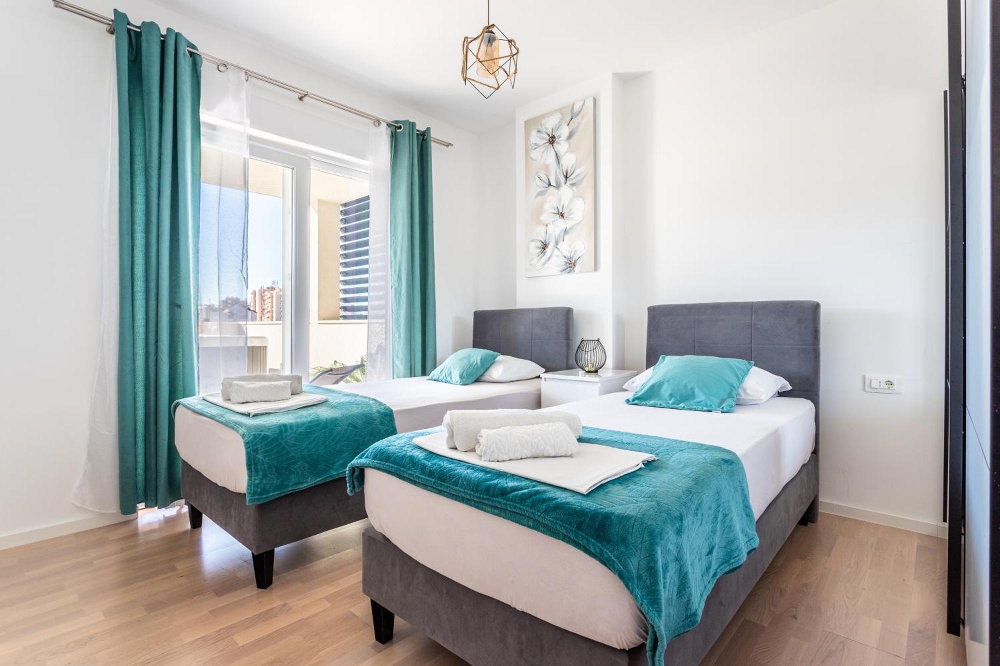 New Luxury 3-Bedroom Penthouse With Huge Terrace Split Zewnętrze zdjęcie