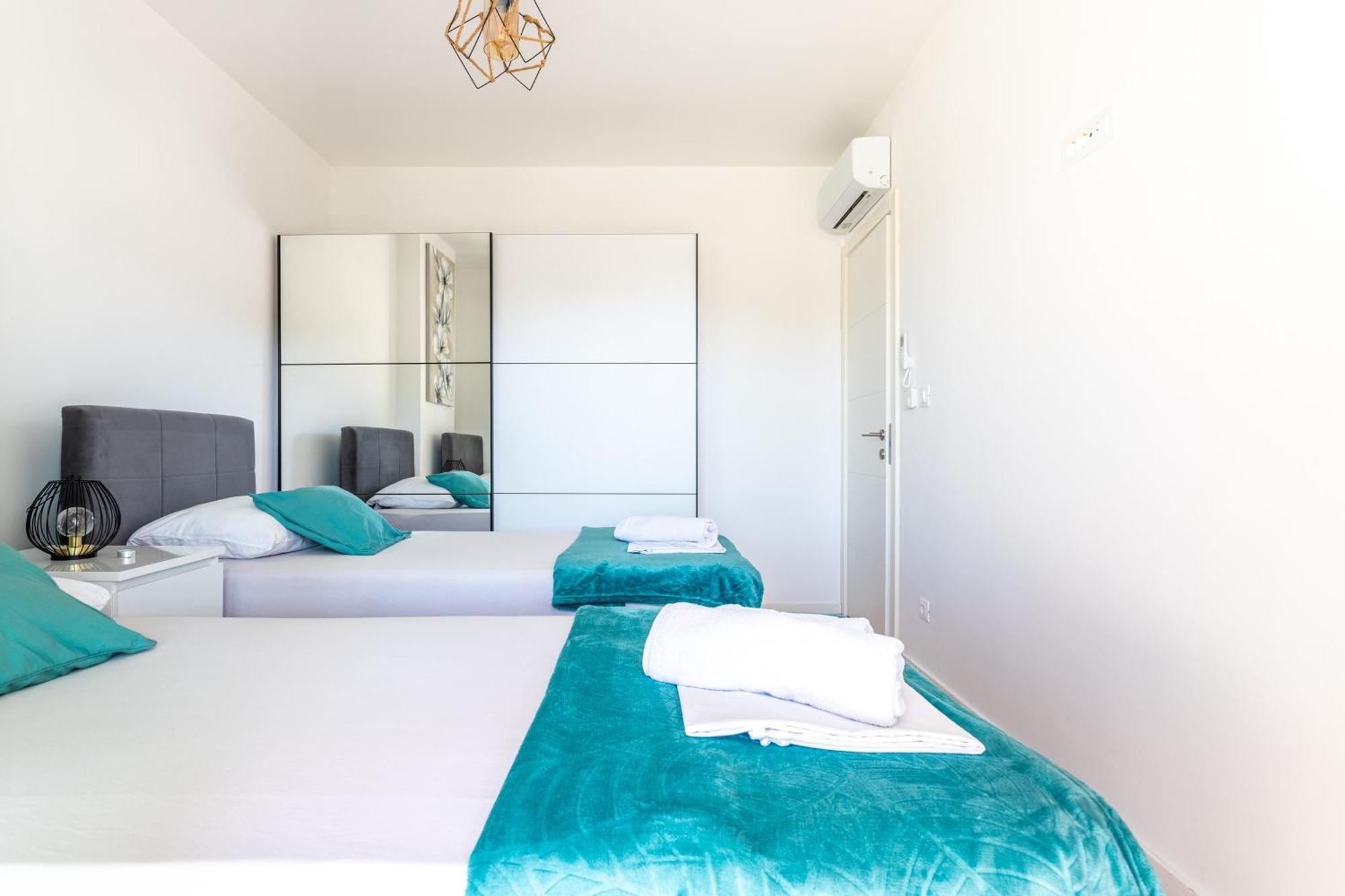 New Luxury 3-Bedroom Penthouse With Huge Terrace Split Zewnętrze zdjęcie