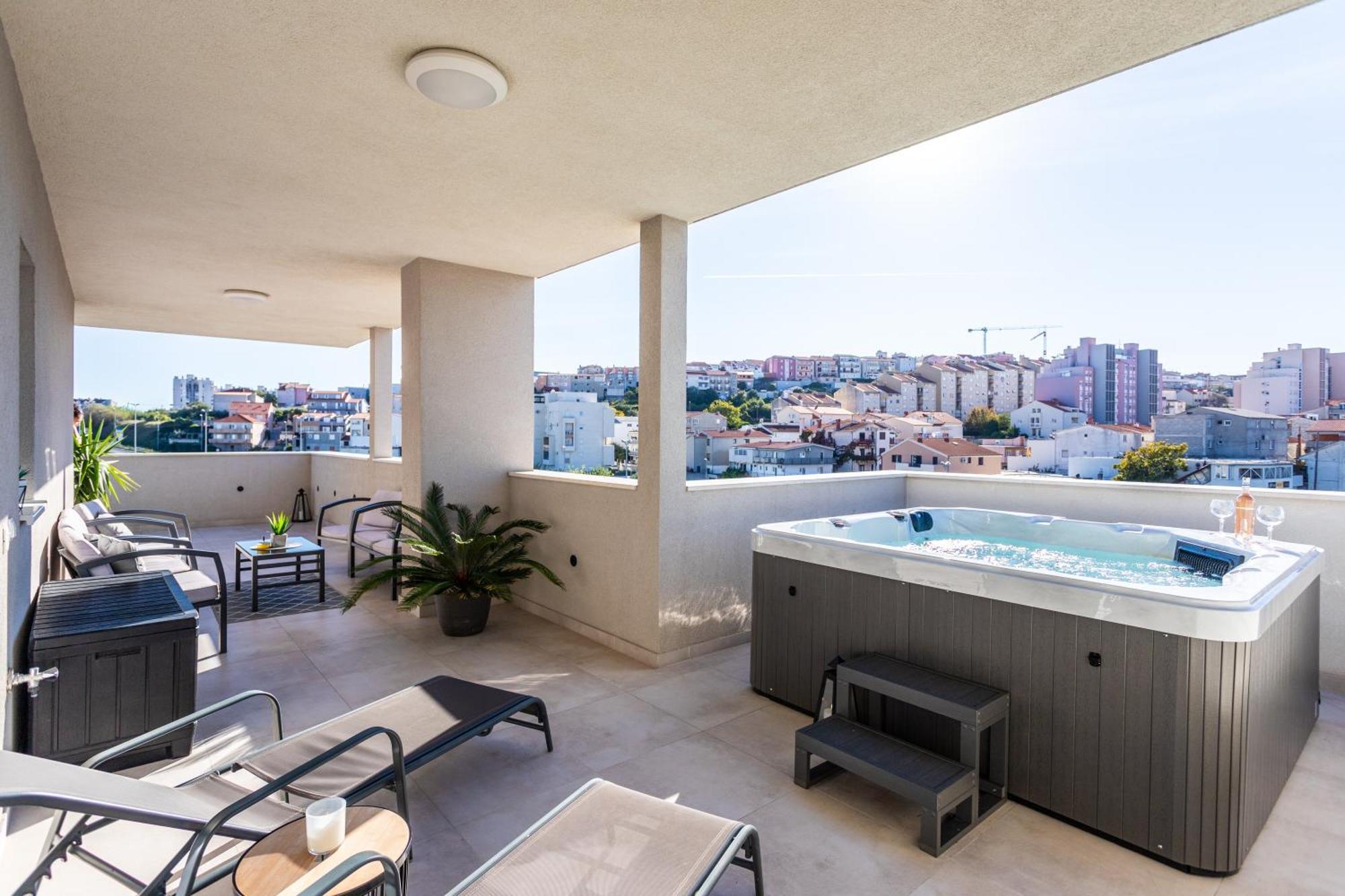 New Luxury 3-Bedroom Penthouse With Huge Terrace Split Zewnętrze zdjęcie