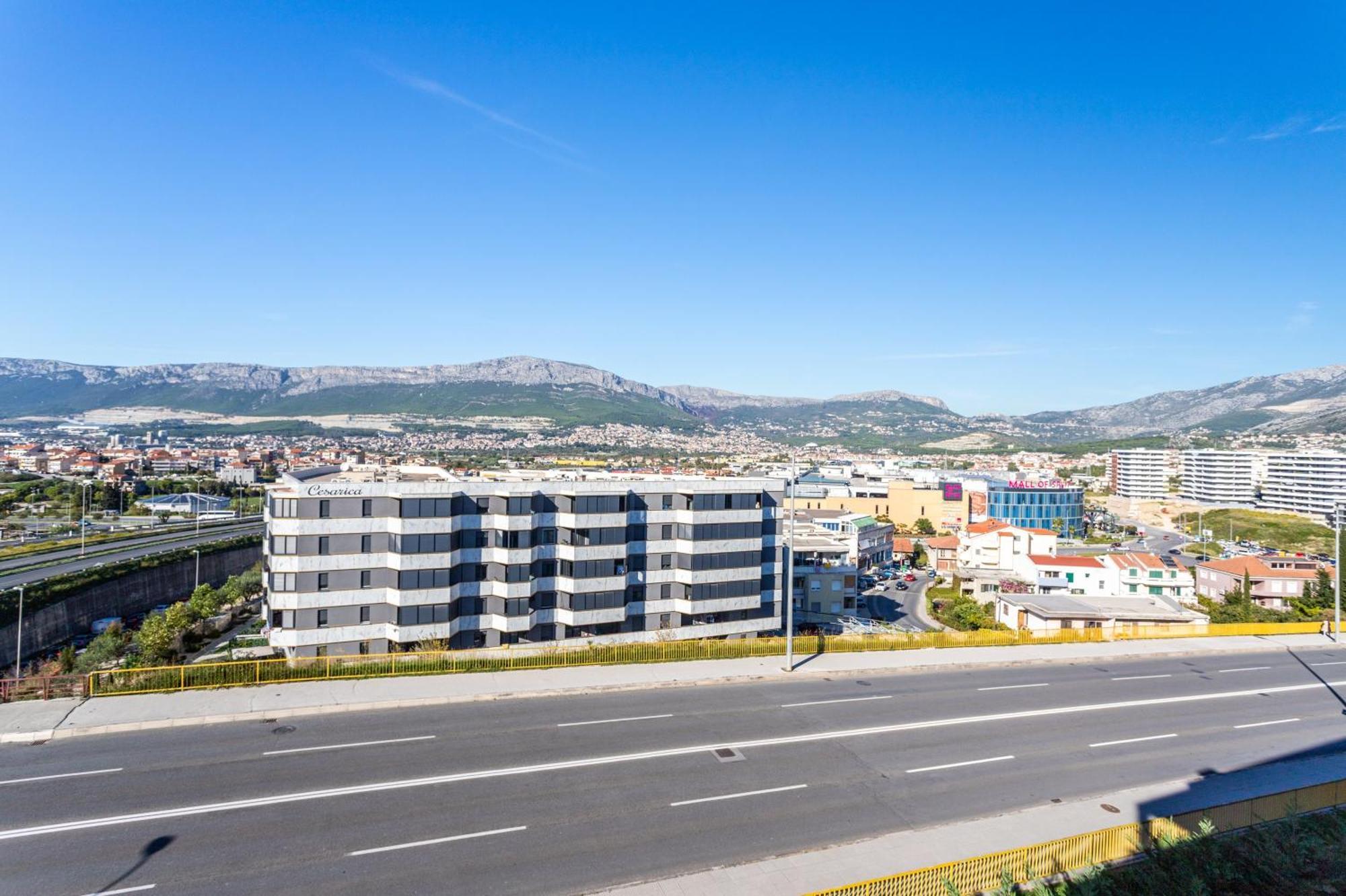 New Luxury 3-Bedroom Penthouse With Huge Terrace Split Zewnętrze zdjęcie